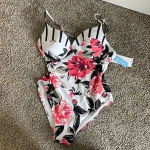 Cupshe womens one piece swim suit - size Large